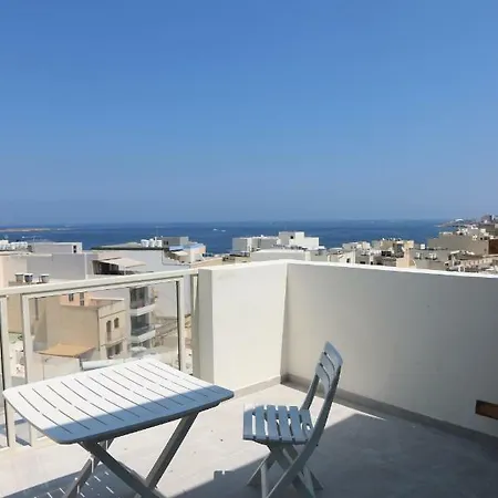 Penthouse In Close To Golden Bay Appartement
